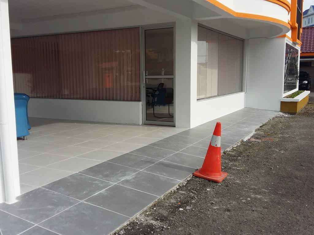 Ferienwohnung Harrington Court Kota Kinabalu Exterior foto